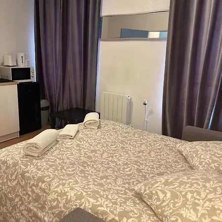 Apartament 14 Paryż